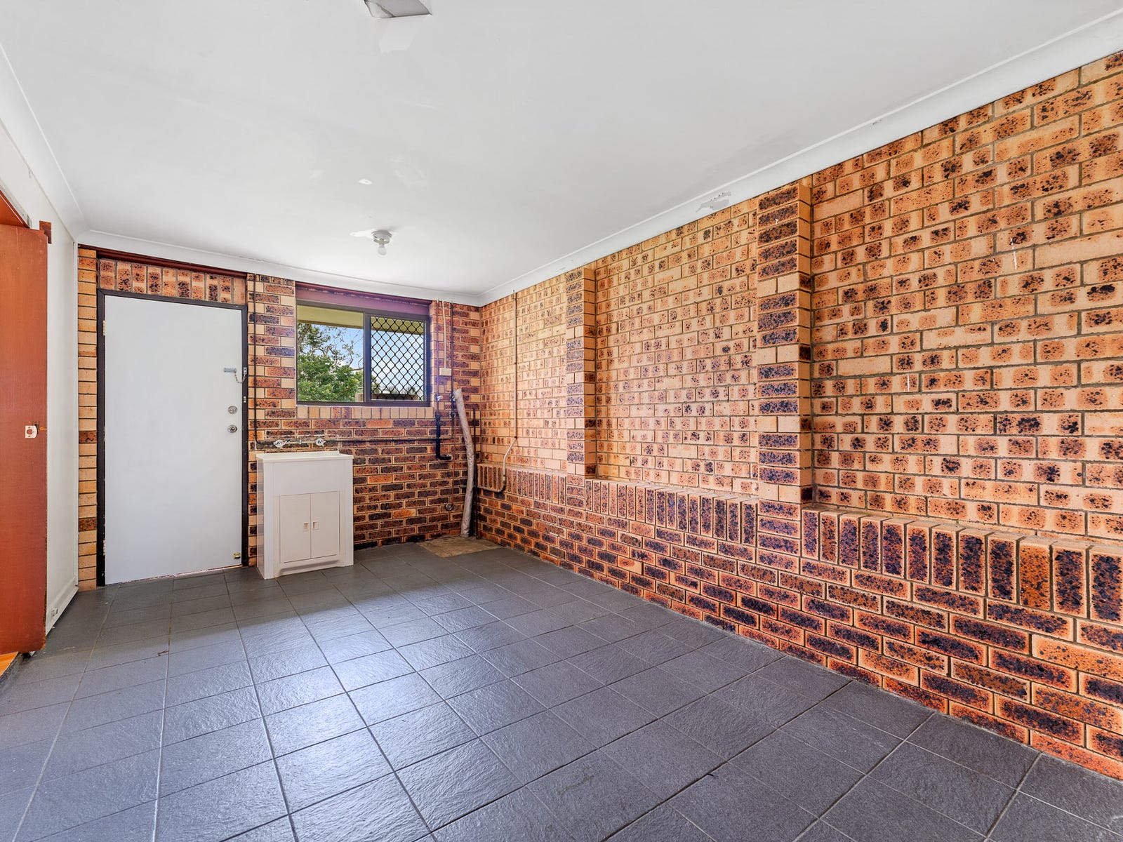 Property image – photo 11