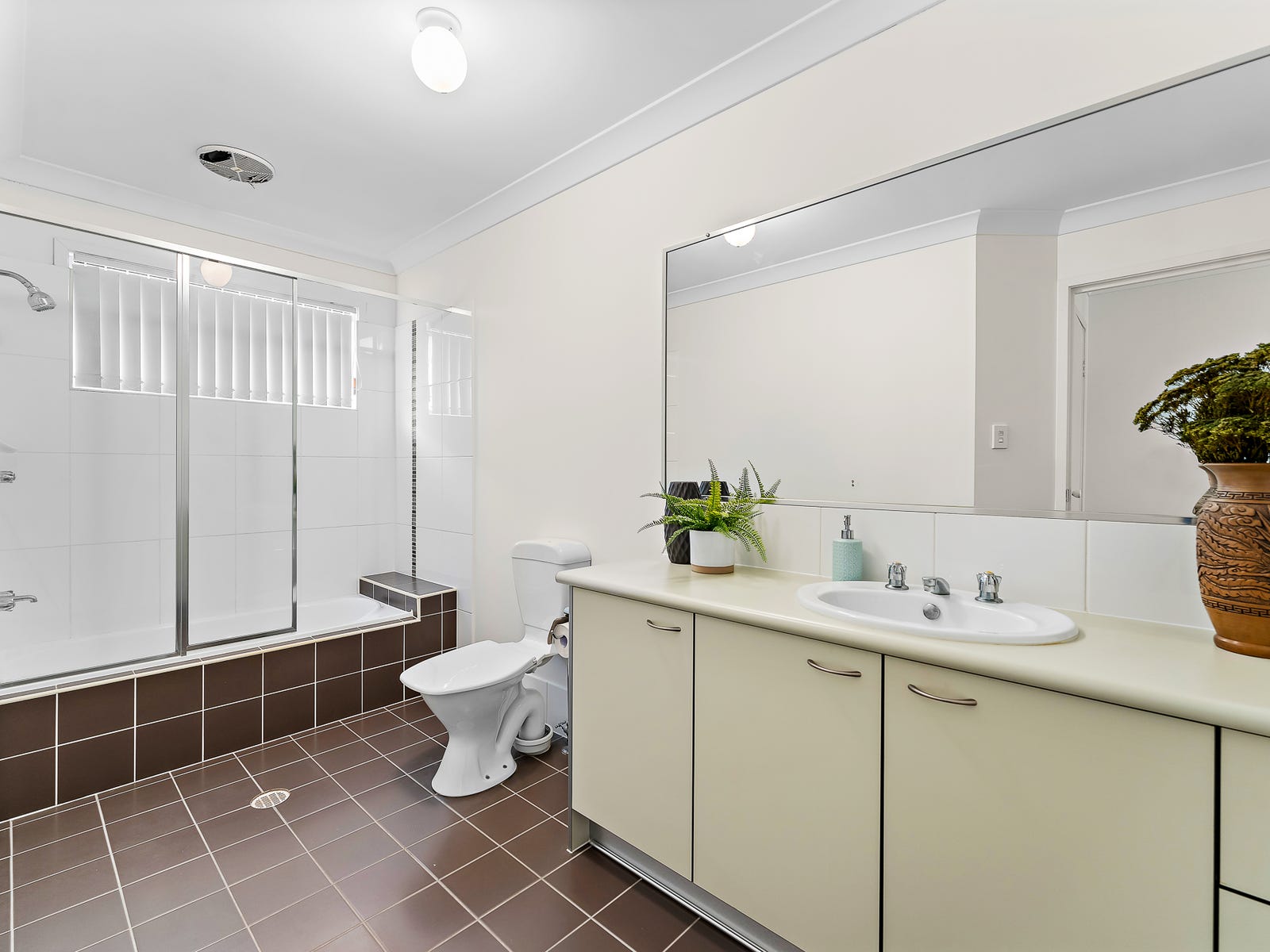 Property image – photo 11