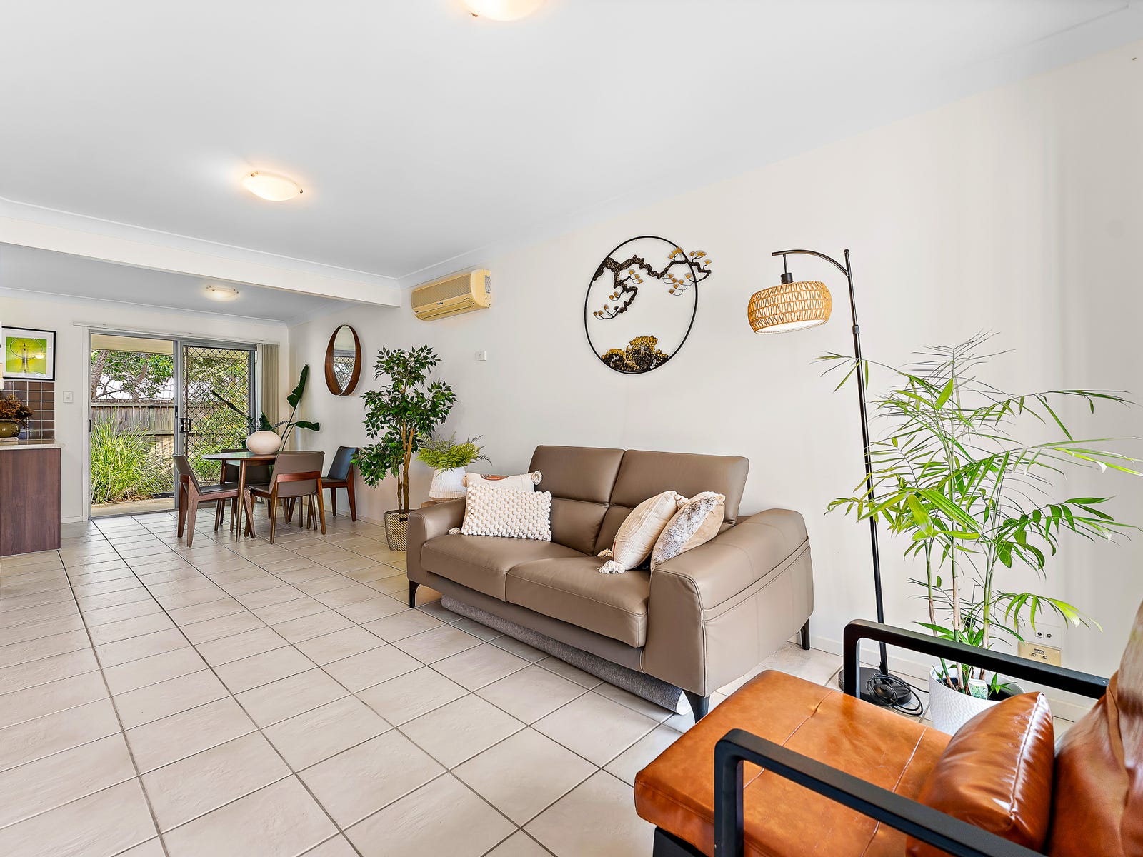 Property image – photo 2