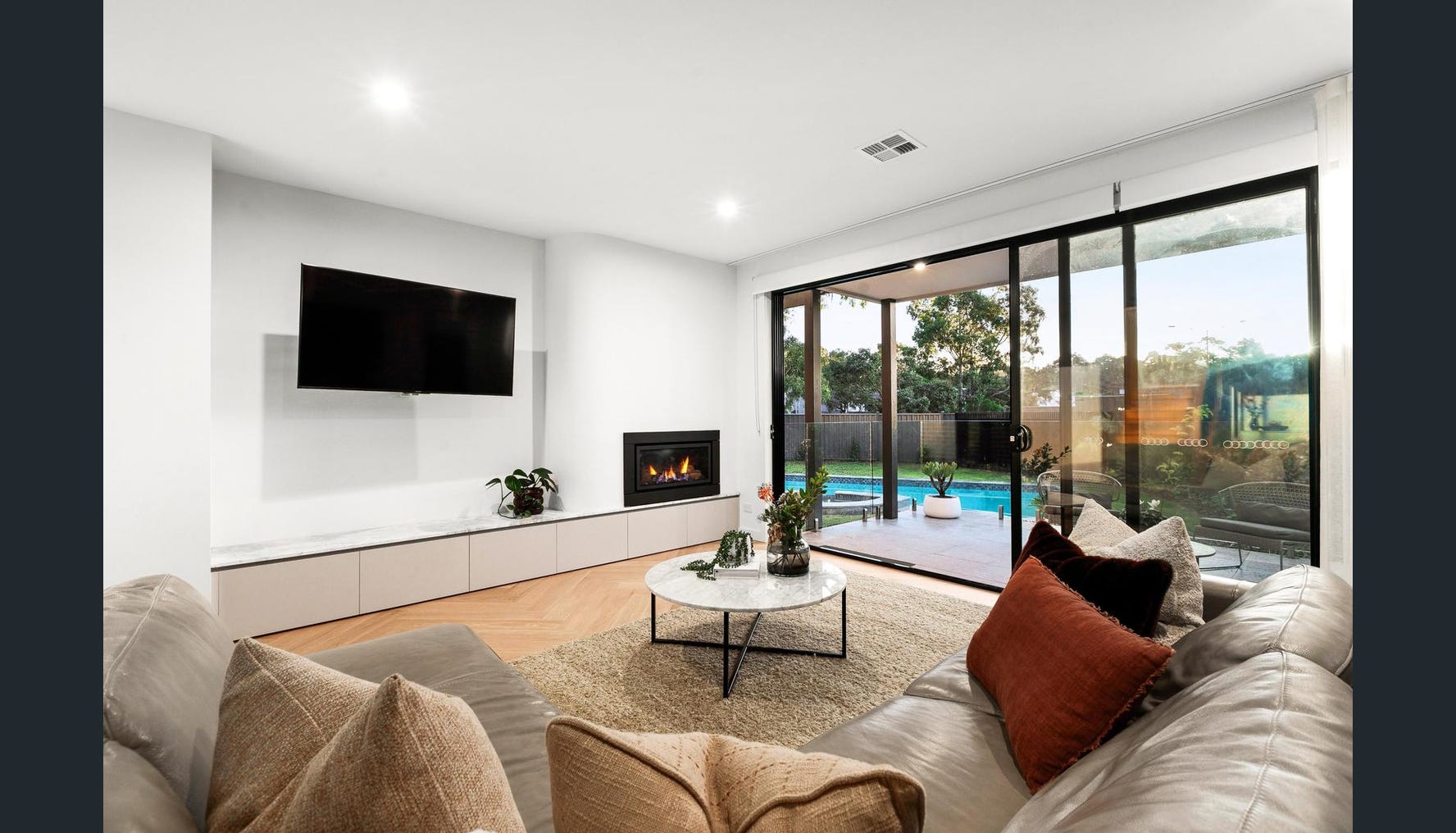 Contemporary prestige home in Viewbank