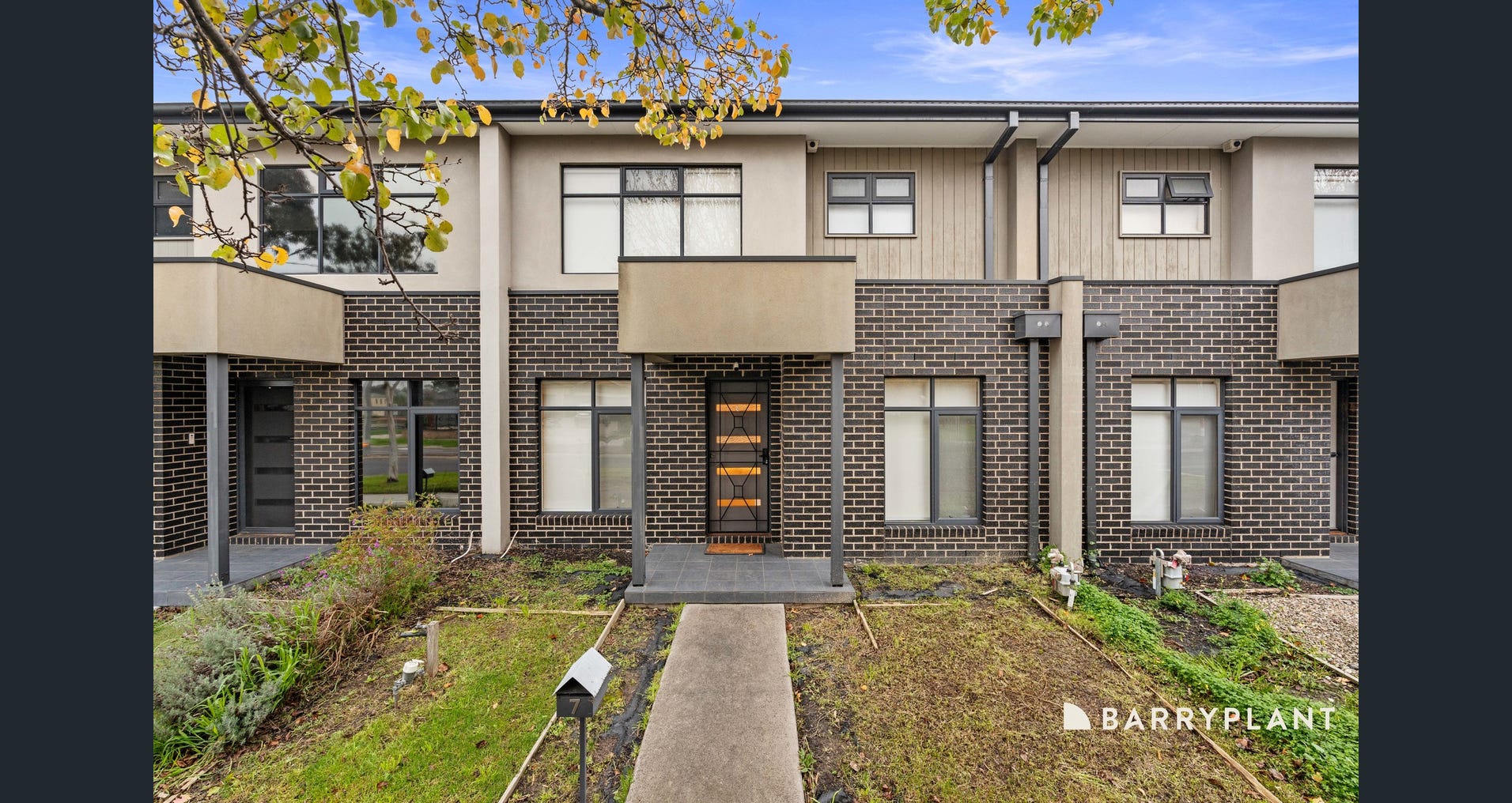 Contemporary four-bedroom townhouse in Mernda