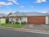 8 Sweetwater Drive, Henty, NSW 2658