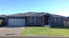 Property at 25 Kalinda Place, Hillvue, NSW 2340