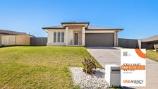 Property at 19 Burbank Cres, Hunterview NSW 2330