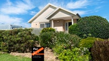 Property at 2/135 Casey Drive, Hunterview, NSW 2330