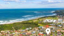 Property at 17 Oceanside Drive, Caves Beach, NSW 2281