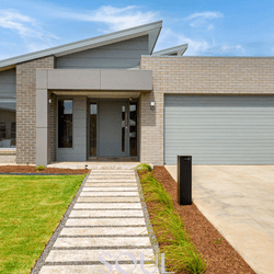 10 Maher Circuit, Griffith