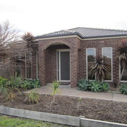 8 clyde 2025 court sunbury