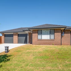 8A Stables Way, Port Macquarie