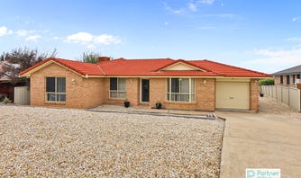 Property at 10 James Place, Oxley Vale