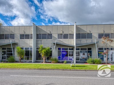 2/4 Stephenson Street, Pakenham, VIC