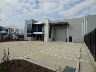 28 Remount Way, Cranbourne West, VIC