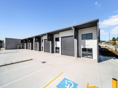 4/4 Lenco Crescent, Landsborough, QLD