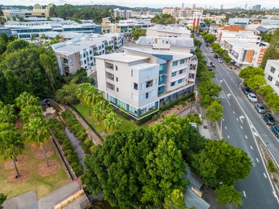 1 & 15, 220 Varsity Parade, Varsity Lakes, QLD