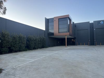 1/3 Palomo Drive, Cranbourne West, VIC