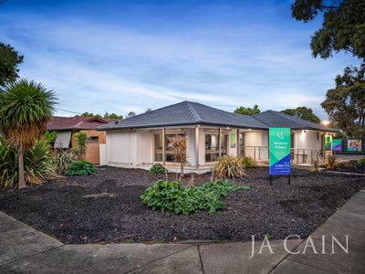 14 Yardley Drive, Wheelers Hill, VIC