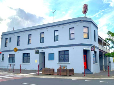 Supreme Court Hotel, 1 Havelock Street, Maryborough, VIC
