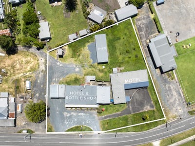 Broadwater Commerical Hotel, 175 Baraang Drive, Broadwater, NSW