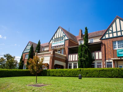 Wallacia Hotel, 1590 Mulgoa Road, Wallacia, NSW