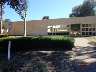 4/9 Brodie Hall Drive, Bentley, WA