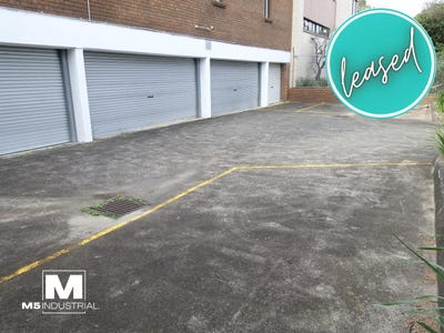 Garage & Yard / 48 Garema Circuit, Kingsgrove, NSW