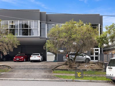 2/42 Finsbury Street, Newmarket, QLD