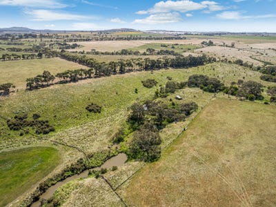 864 Holden Road, Diggers Rest, VIC