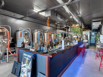 Crimson Finch Brewery, 5/32 Anzac Parade, Yeppoon, QLD