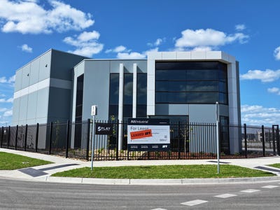 25 Advance Boulevard, Officer South, VIC