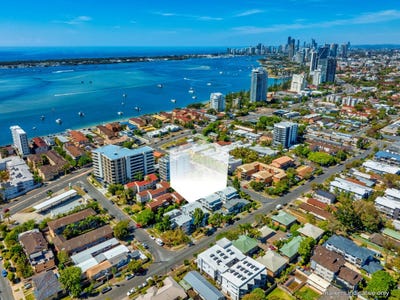 11-17 Hunter Avenue, Labrador, QLD