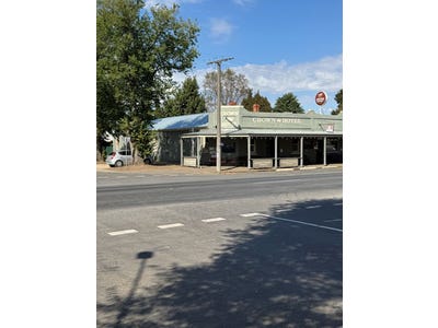 Crown Hotel Newstead, 8 Lyons Street, Newstead, VIC