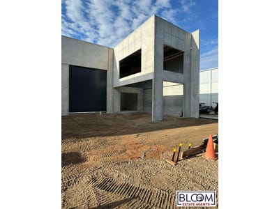 2/39 Collins Road, Melton, VIC