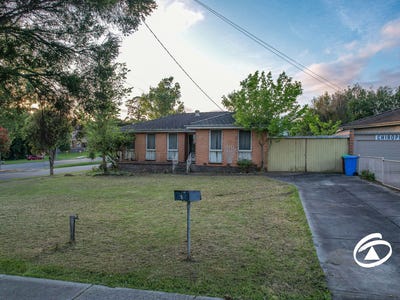 1 Manuka Road, Berwick, VIC