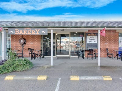 Crusty's Bakery, 3/4 Ashton Street, Gladstone, NSW