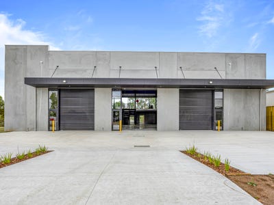 51 Selkirk Drive, Wendouree, VIC