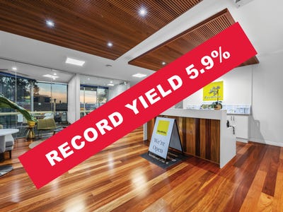 930 Logan Road, Holland Park, QLD