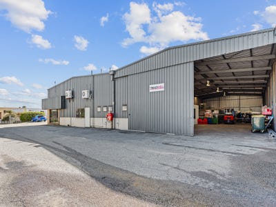 2/4 Elmsfield Road, Midvale, WA