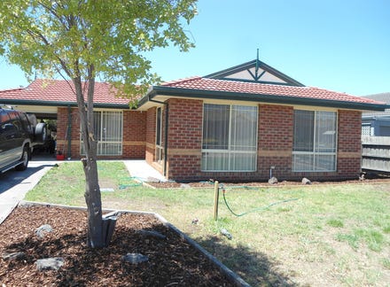 8 clyde 2025 court sunbury