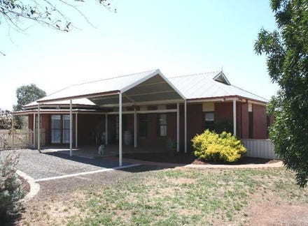 39 Denny Place, Melton South, Property History & Address Research