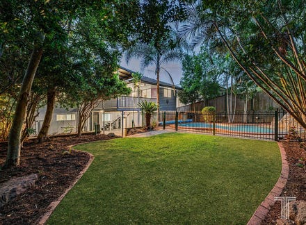 69 Brodie Street Holland Park West QLD 4121 realestate .au