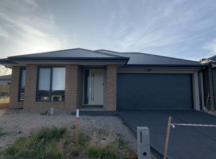 82 Yeungroon Boulevard, Clyde North, Vic 3978