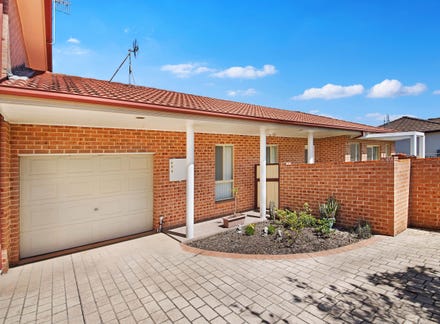 67 Oakland Avenue The Entrance NSW 2261 realestate .au