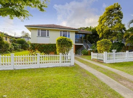 32 Bonneville Street Holland Park West QLD 4121 realestate .au