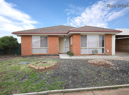 39 Denny Place, Melton South, VIC 3338 