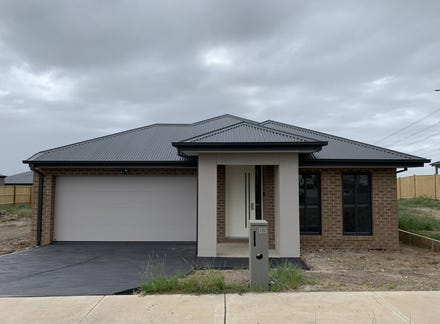 83 Yeungroon Boulevard, Clyde North, Vic 3978