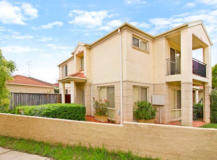 74 Beaumont Drive Beaumont Hills NSW 2155 realestate .au