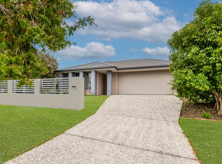 74 Beaumont Drive Pimpama QLD 4209 realestate .au