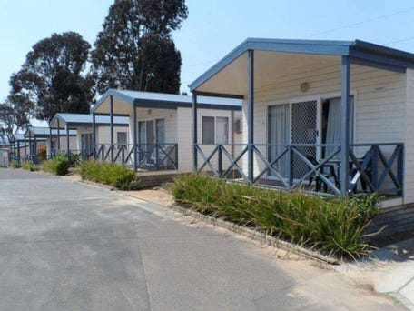 81 Donald Road Queanbeyan Nsw 2620 Sold Hotel Leisure Property 81 Donald Road Queanbeyan Nsw 2620