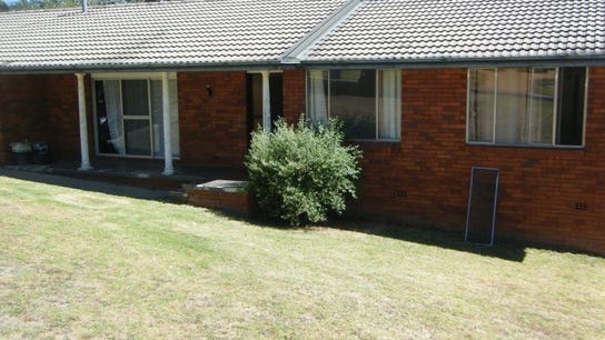 Property at 8 Schultz Avenue, Armidale, NSW 2350