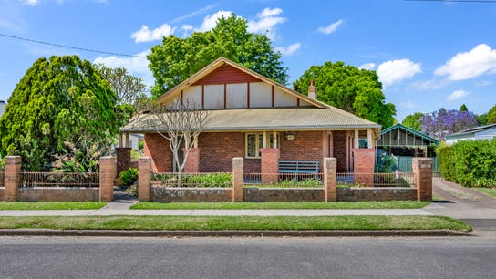 Property at 18 The Esplanade, Lorn, NSW 2320